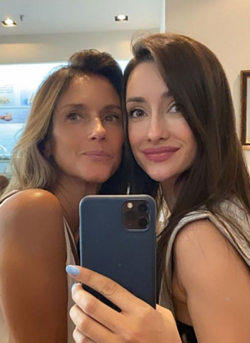 Adara Molinero y su madre, Elena Rodríguez, vuelven a tener una maravillosa relación.