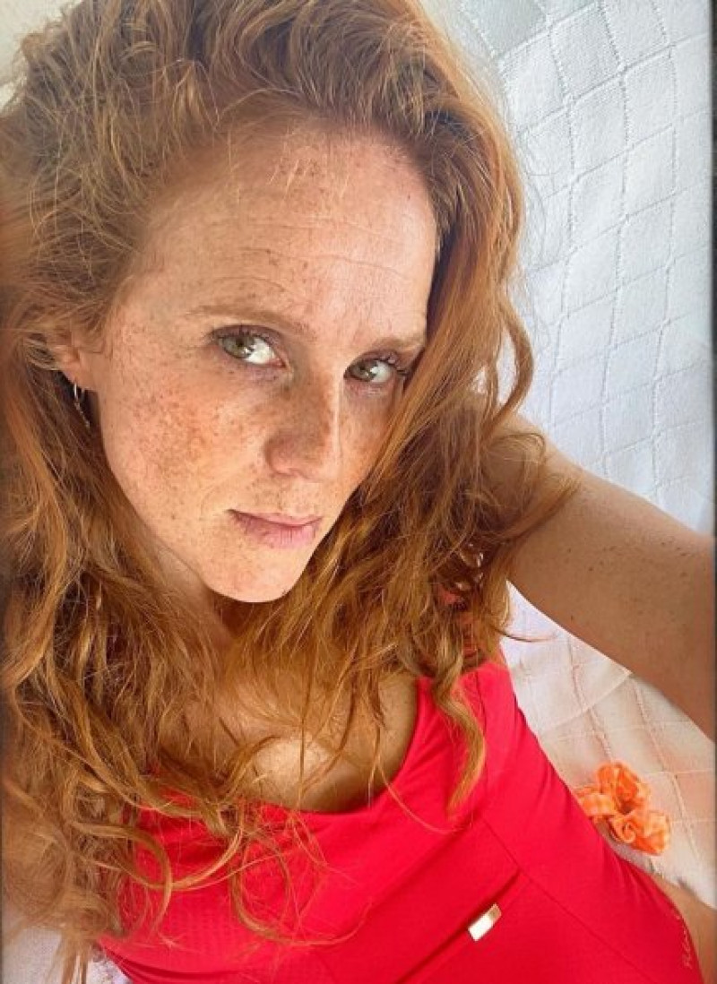 María Castro es, aparte de actriz, "mamá a tiempo completo", como ella explica en su perfil de Instagram.
