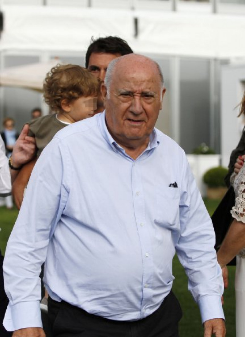 Te presentamos el impresionante yate en el que vacacionea Amancio Ortega.