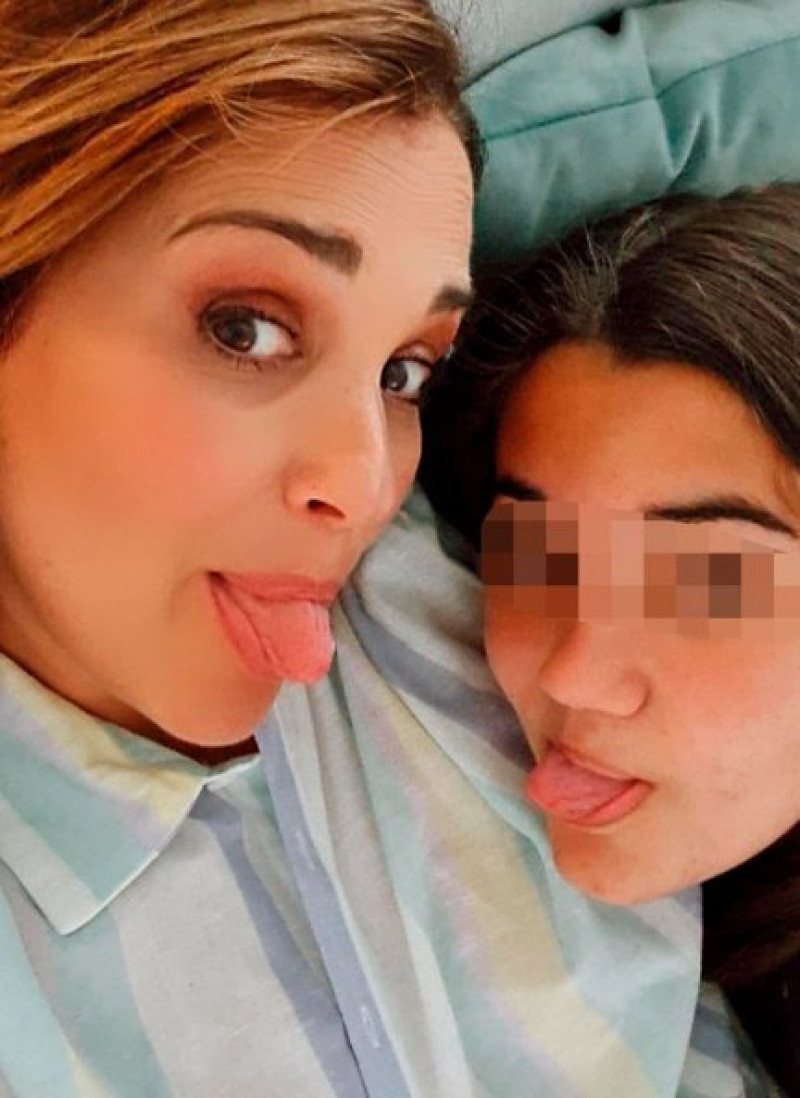 Paula muestra su admiración y amor a su hija en un día muy especial para ella.