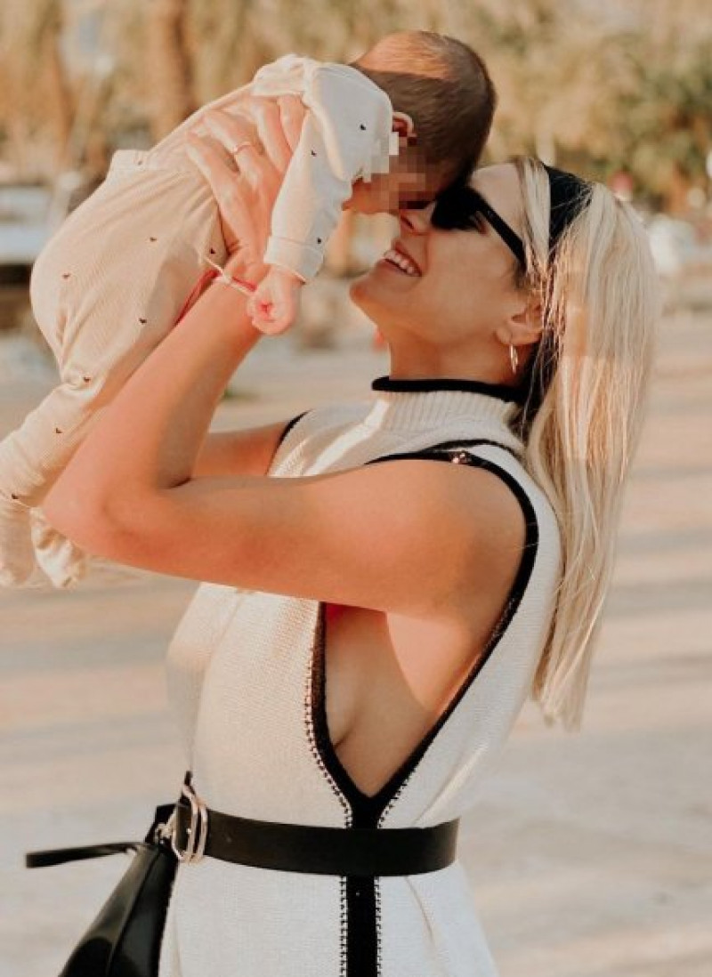 Ivana Icardi posa con su pequeña Giorgia (@ivannaicardi).