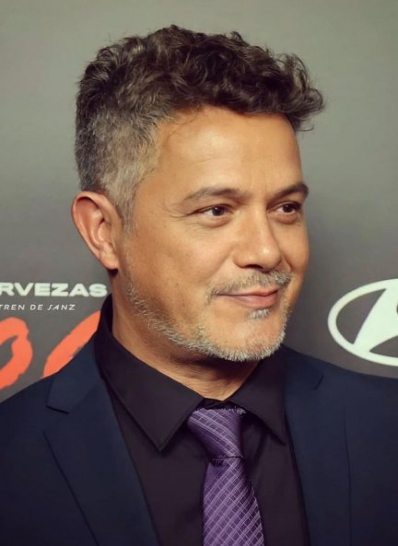 Alejandro Sanz presume de su padre, Jesús, y de su hijo Alexander.