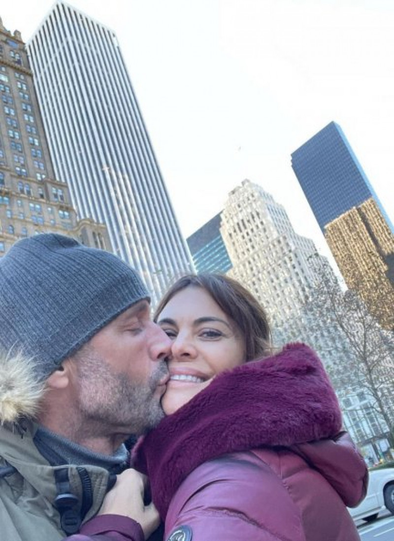 Álvaro Muñoz Escassi y María José Ruiz presumen de amor en Nueva York.