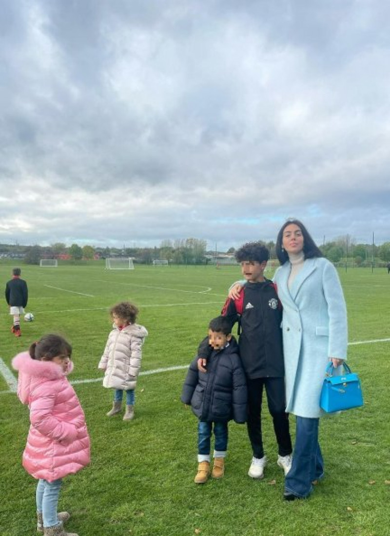 Georgina Rodríguez apoya a su hijo en un partido de fútbol (@georginagio).