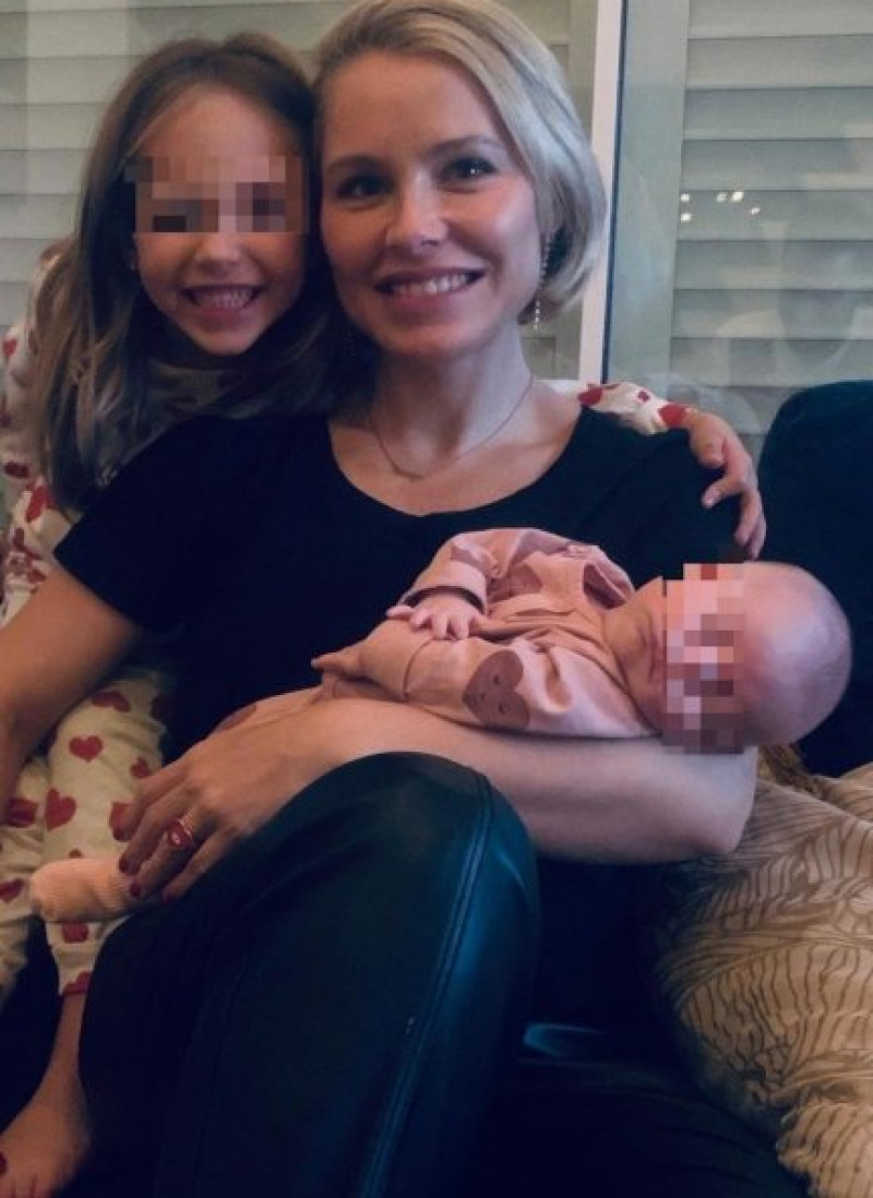 Soraya junto a sus dos hijas Manuela y Olivia (@soraya82).