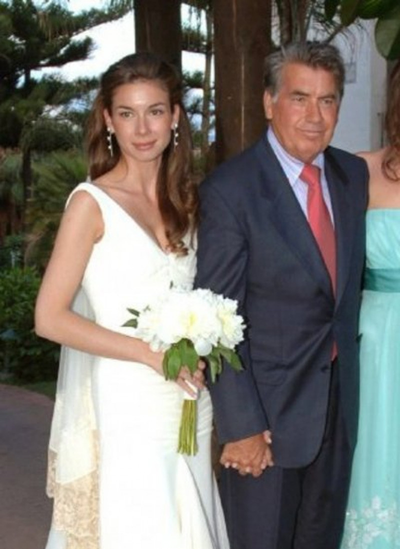 Manolo Santana y su hija, Alba, en el día de su boda.
