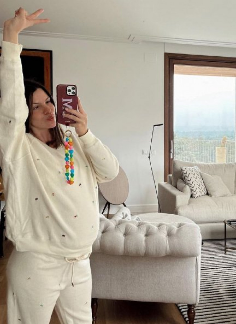 Laura Matamoros muestra la habitación acabada de 'baby B'.