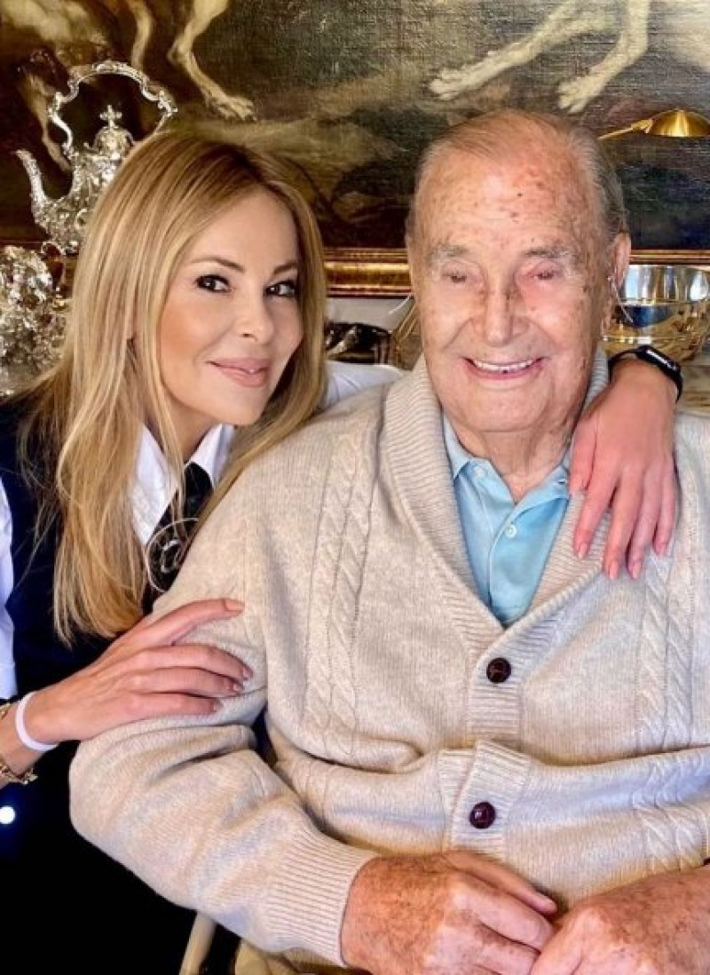 Ana Obregón junto a su padre, quien acaba de superar la enfermedad.