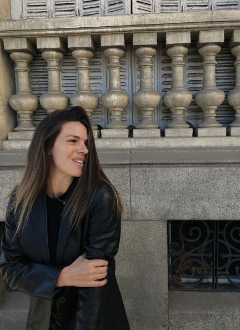 Laura ha salido a dar un paseo por Madrid con su hijo en su nuevo cochecito.