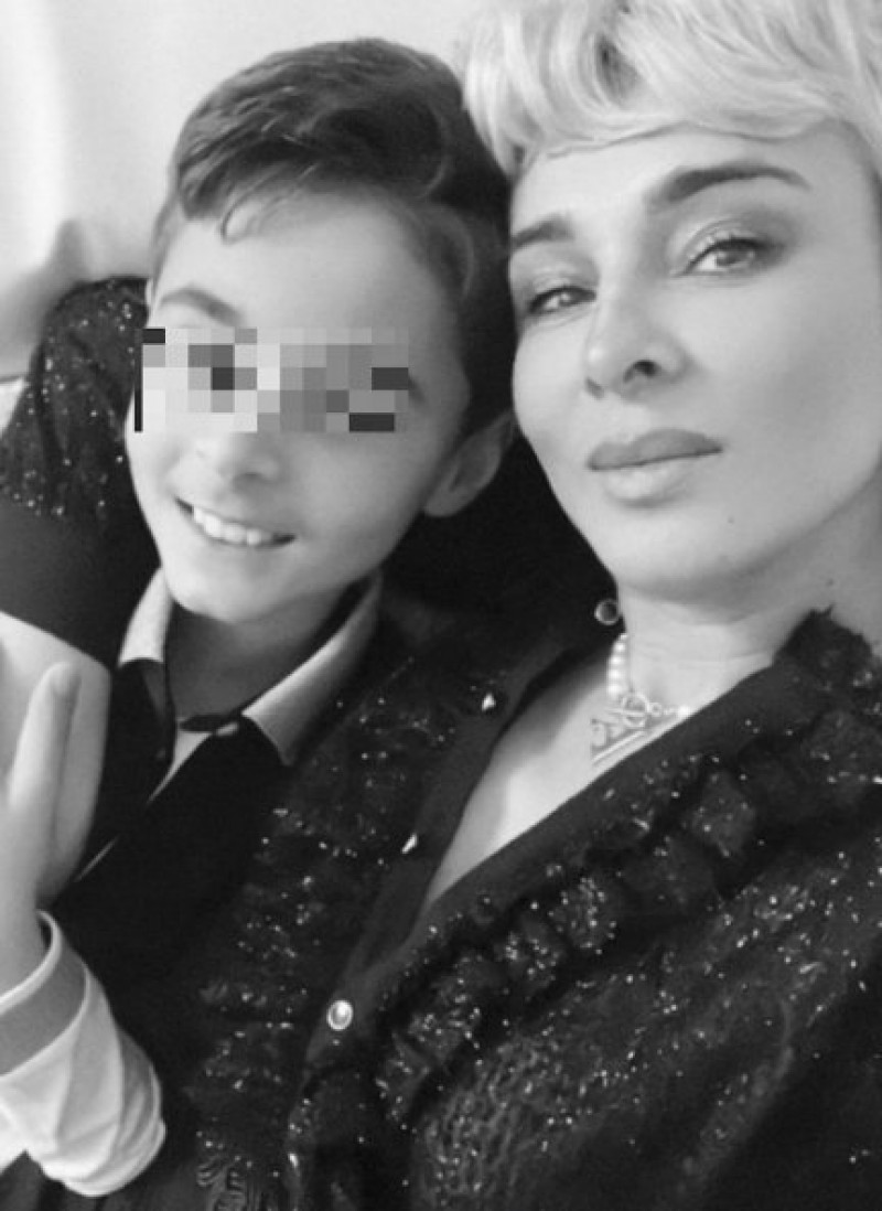 Ana María Aldón y su hijo José María en fin de año (@anamariaaldon).