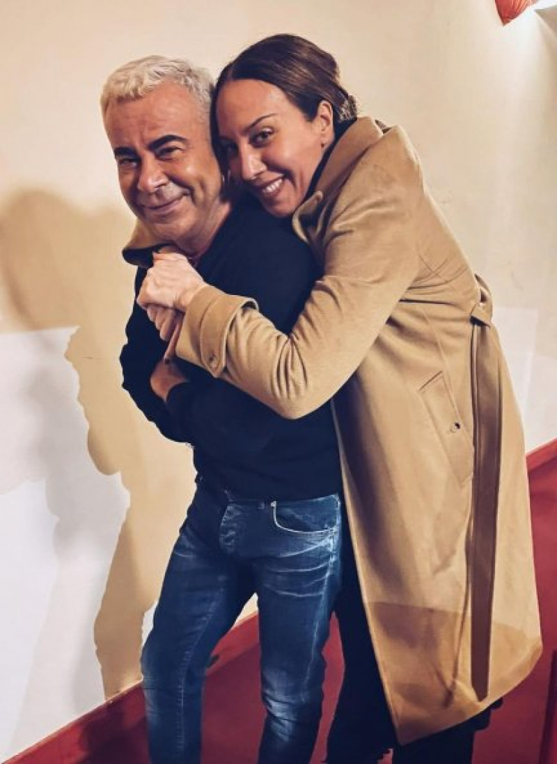 Mónica Naranjo ha visitado a Jorge Javier Vázquez en el teatro (@jorgejaviervazquez).
