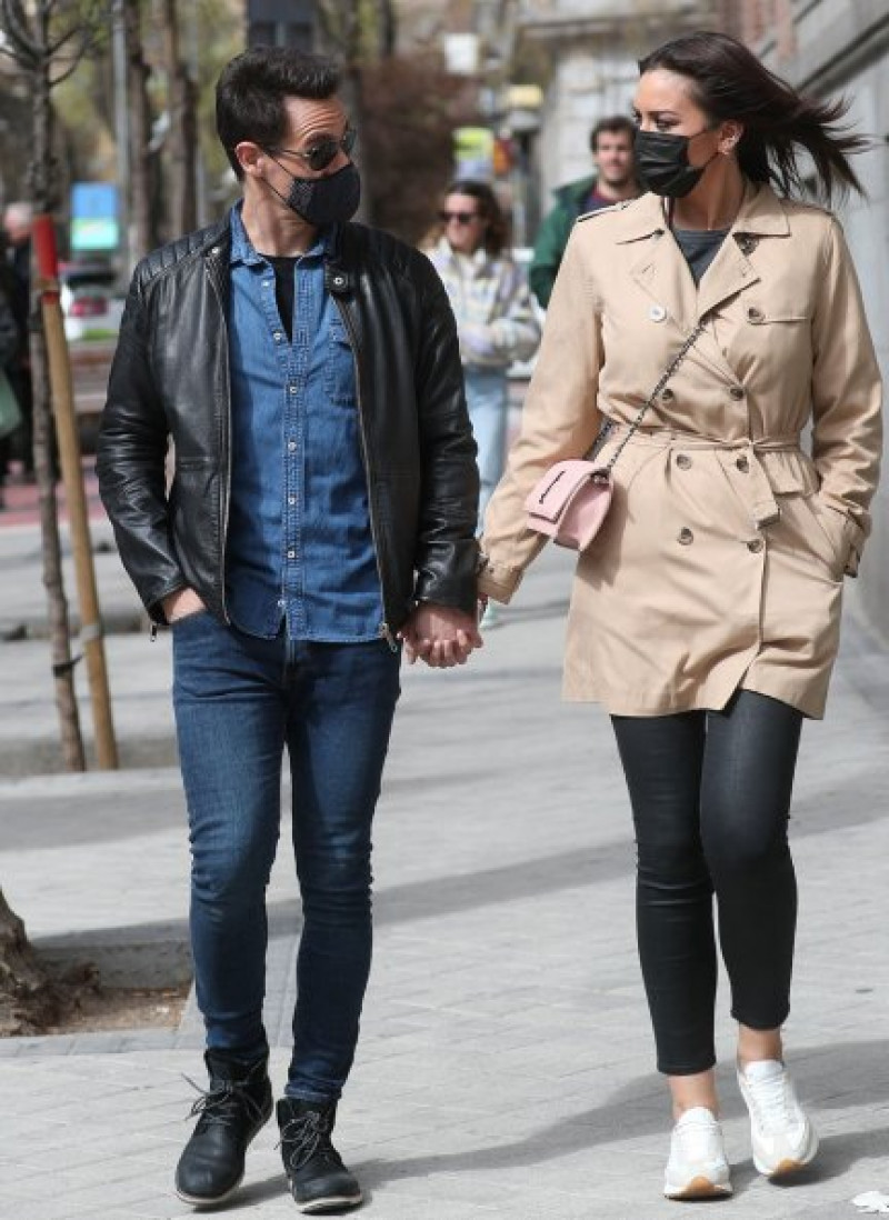 Christian Gálvez y Patricia Pardo pasean su amor por las calles de Madrid. 