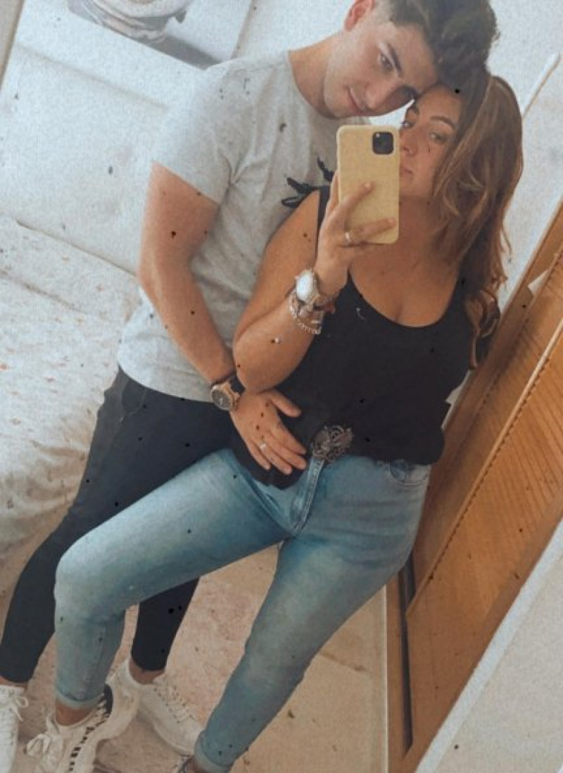 Rocío Flores y Manuel Bedmar se muestran muy enamorados a pesar de los rumores.