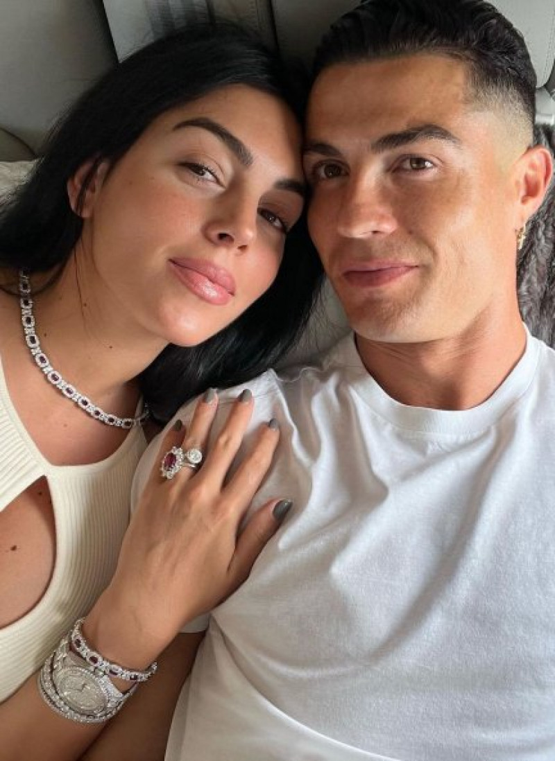 Georgina Rodríguez y Cristiano Ronaldo, en su jet privado durante su última escapada romántica.