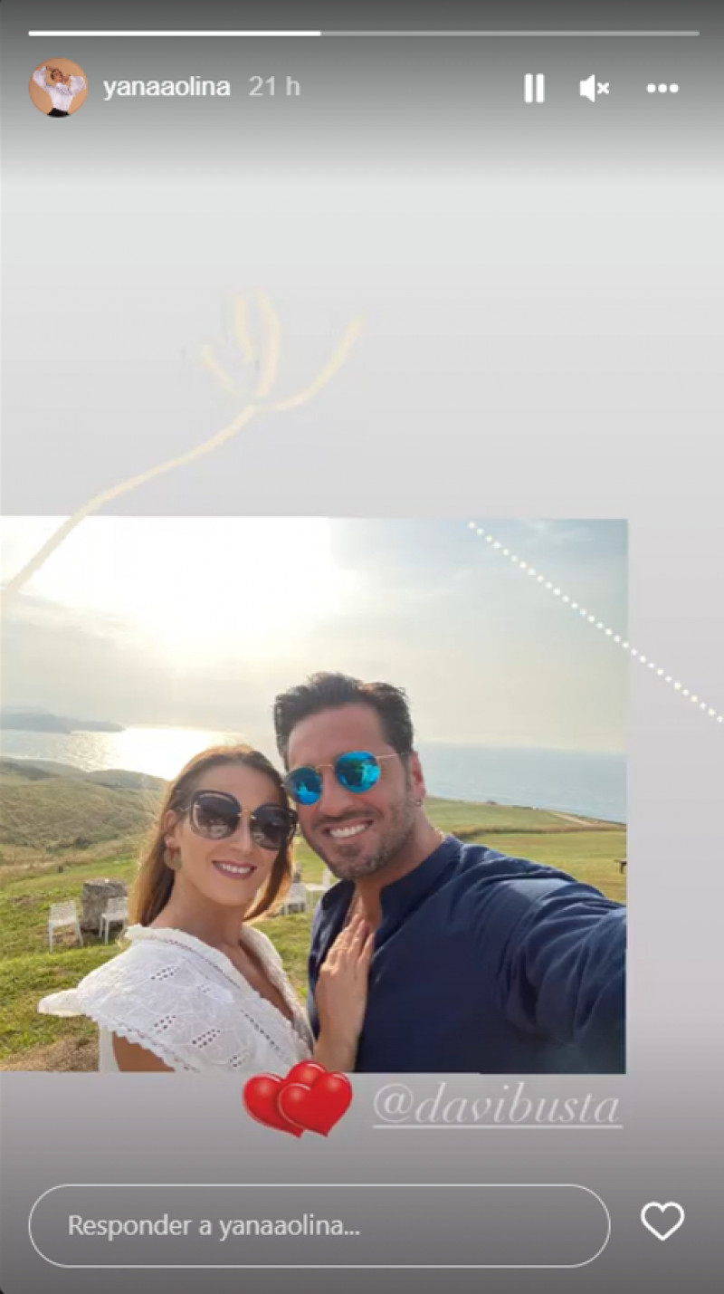 Yana Olina y David Bustamante posan felices en sus vacaciones (@yanaaolina)