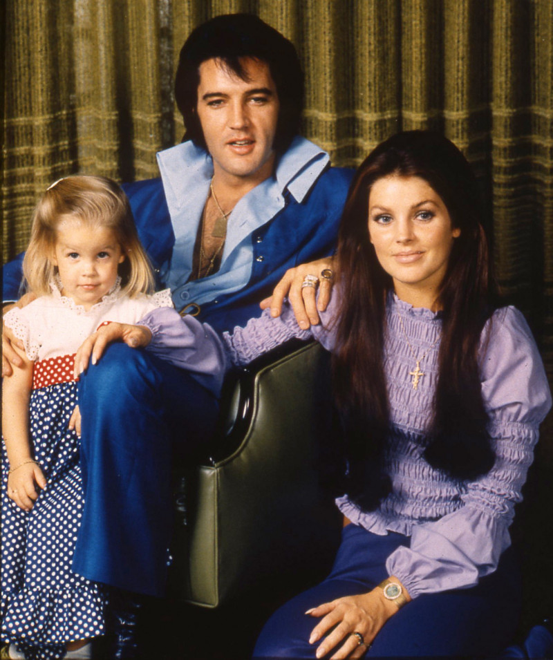 Elvis con su familia