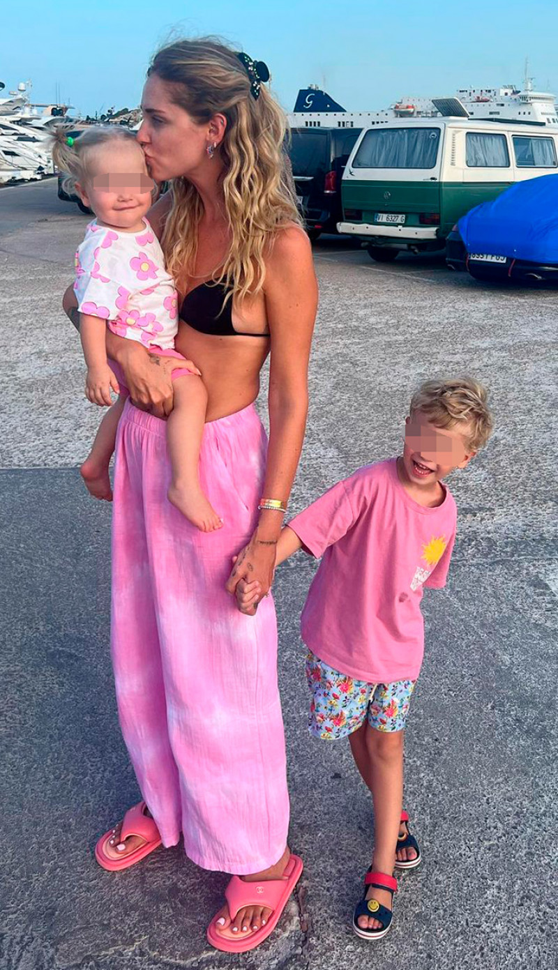 Chiara Ferragni con sus hijos