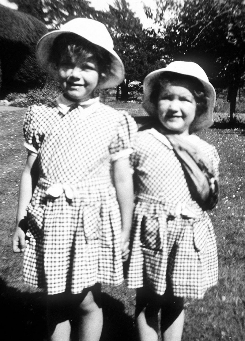 Camilla Parker de niña con su hermana Annabel