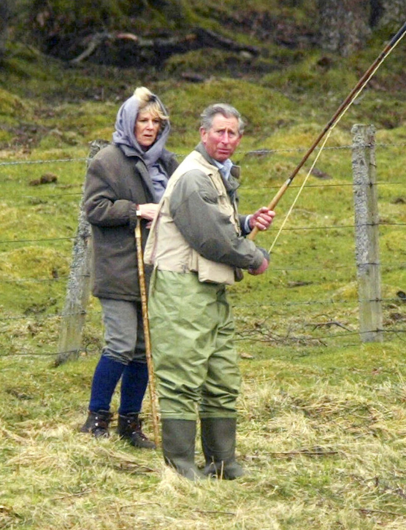 carlos y camilla pescando