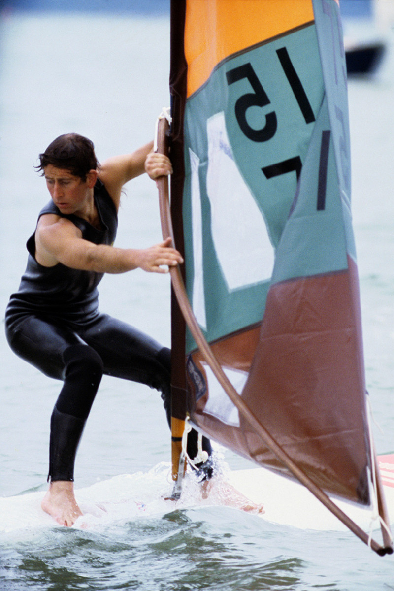 Carlos de Inglaterra windsurf
