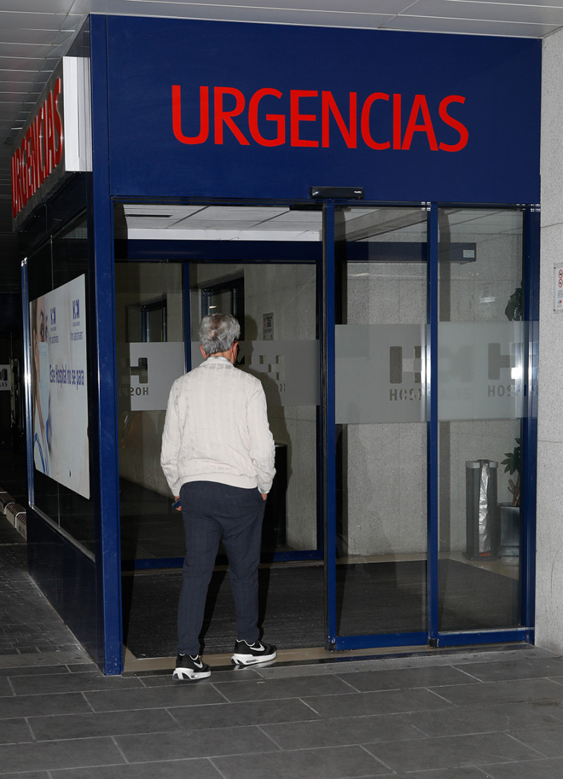 Ortega Cano entrando en urgencias
