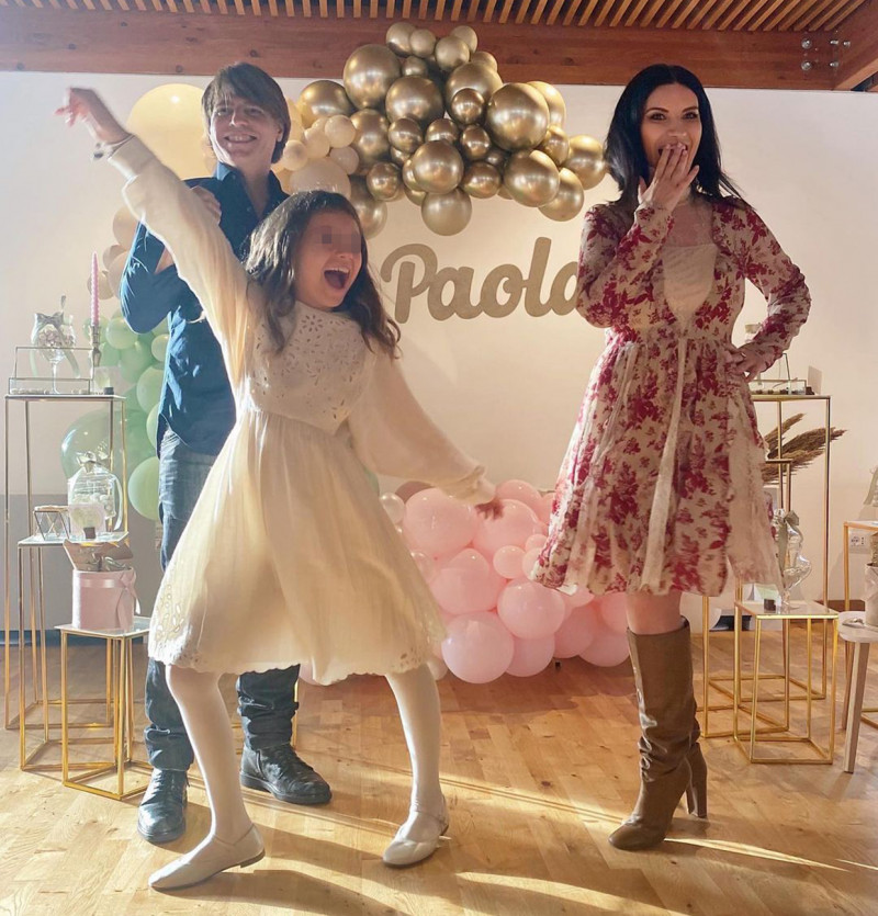Laura Pausini con su familia