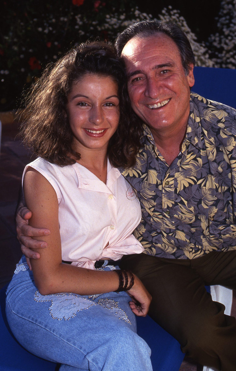 Vanessa de joven con su padre Manolo Escobar