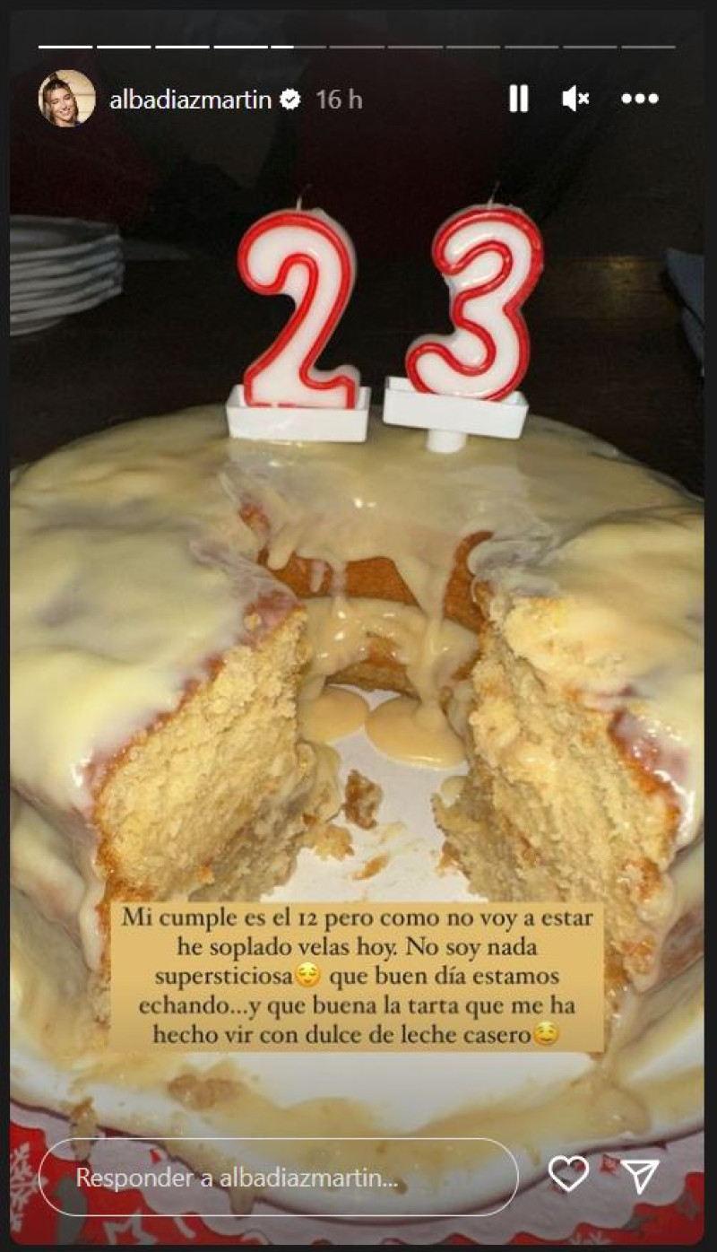 Alba Díaz nos ha mostrado su tarta de cumpleaños.