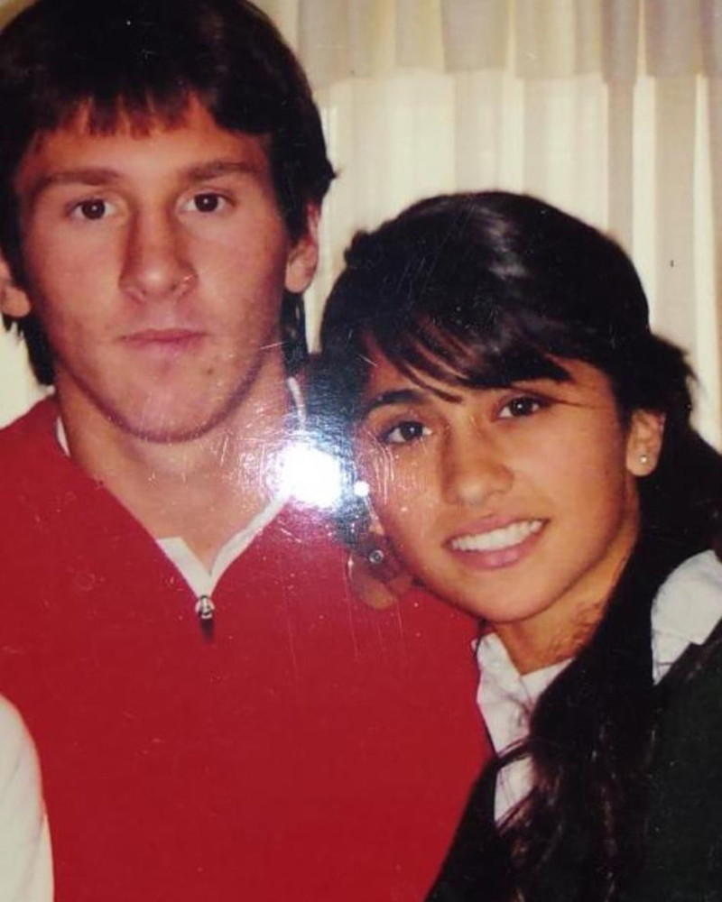 Messi y Antonela, de jóvenes.