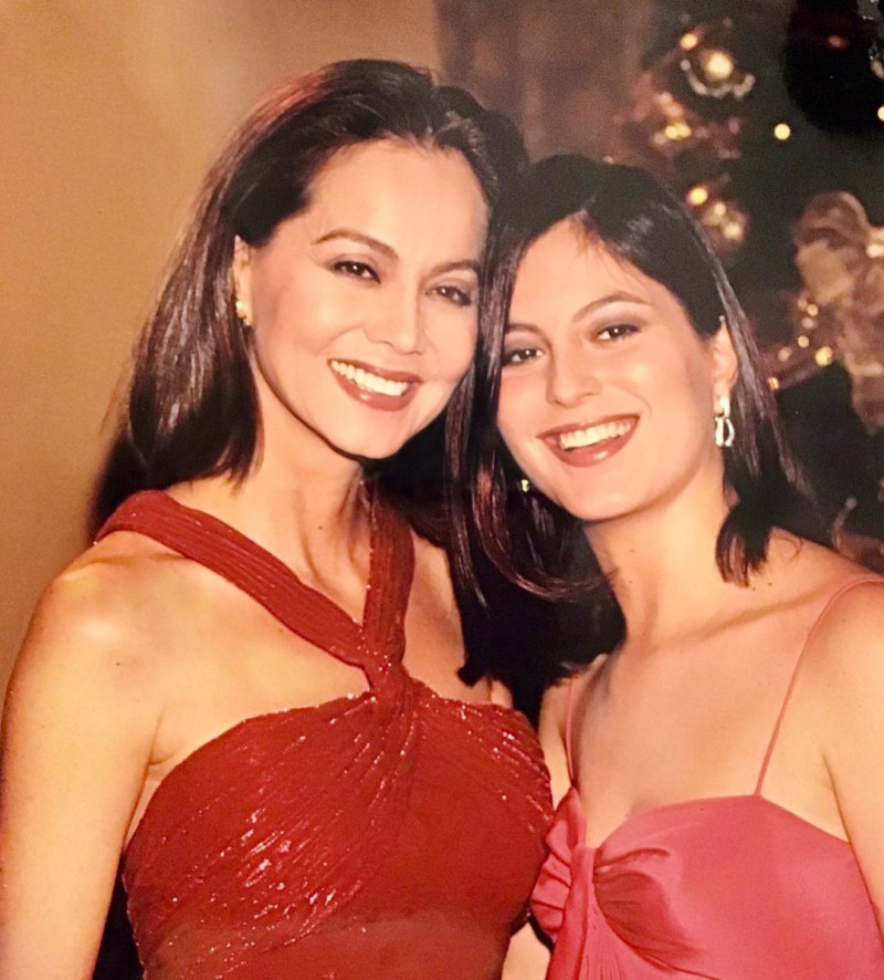 Chábeli e Isabel Preysler, posando en Navidad.