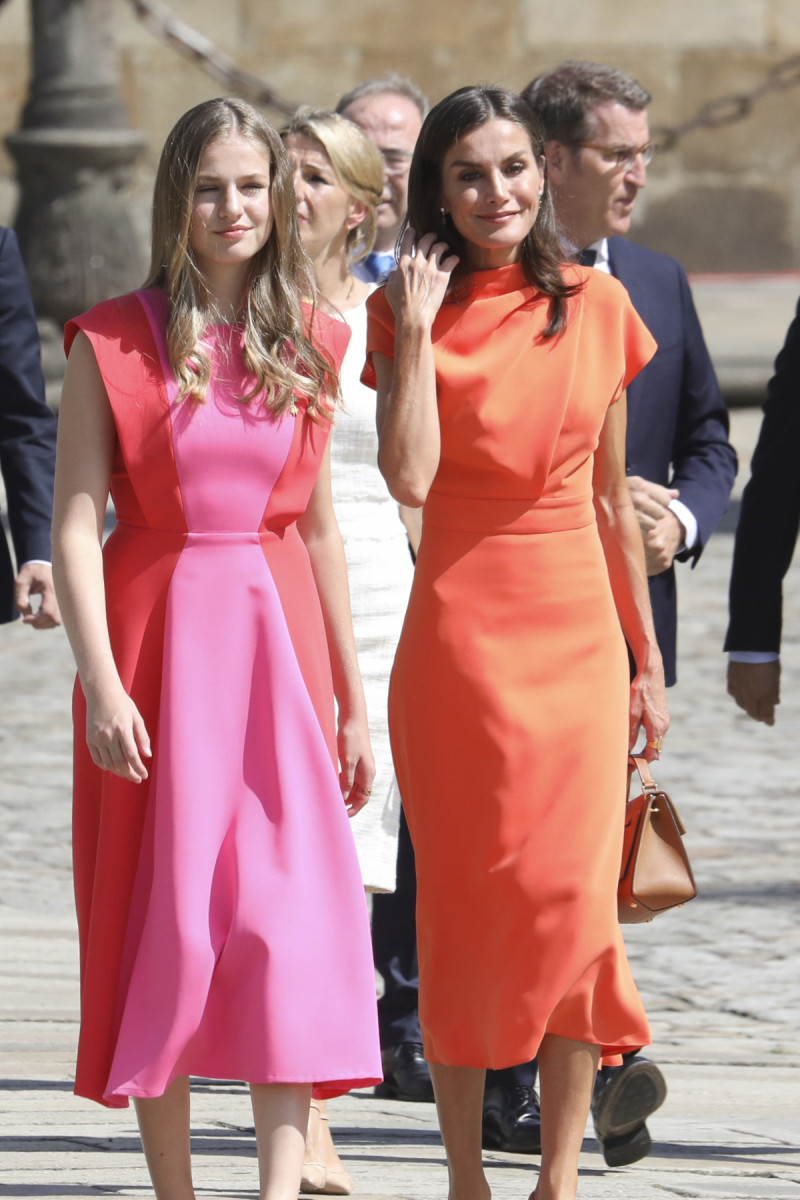 La reina Letizia y la princesa Leonor a su llegada a la ofrenda al apóstol Santiago