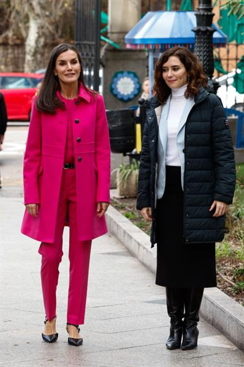 Letizia con Isabel Ayuso en el Hospital Niño Jesús.