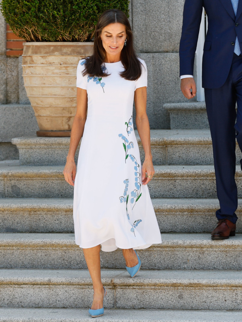 Letizia, con el vestido de Carolina Herrera más caro que estrenó en 2022.