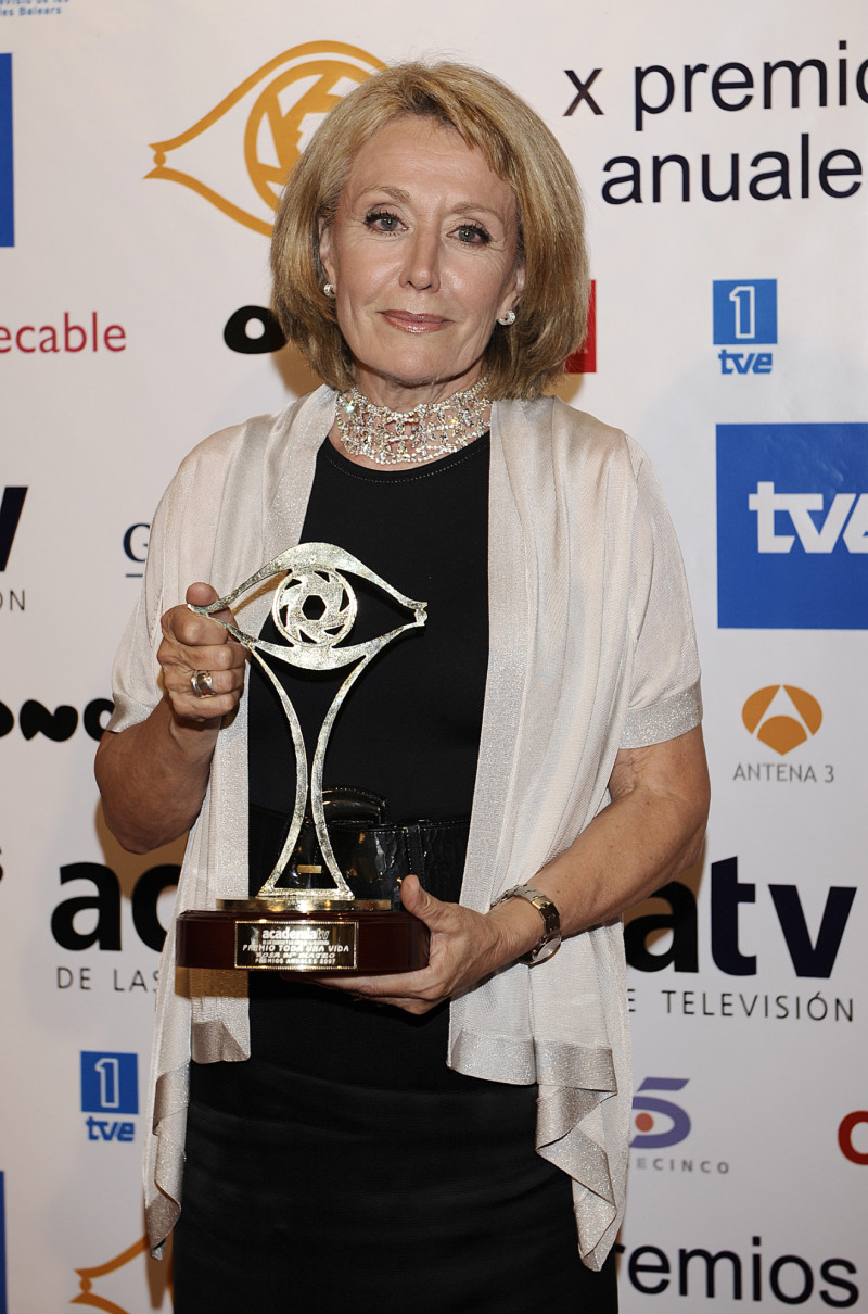 Premios ATV. La periodista Rosa María Mateo fue galardonada por toda su carrera.