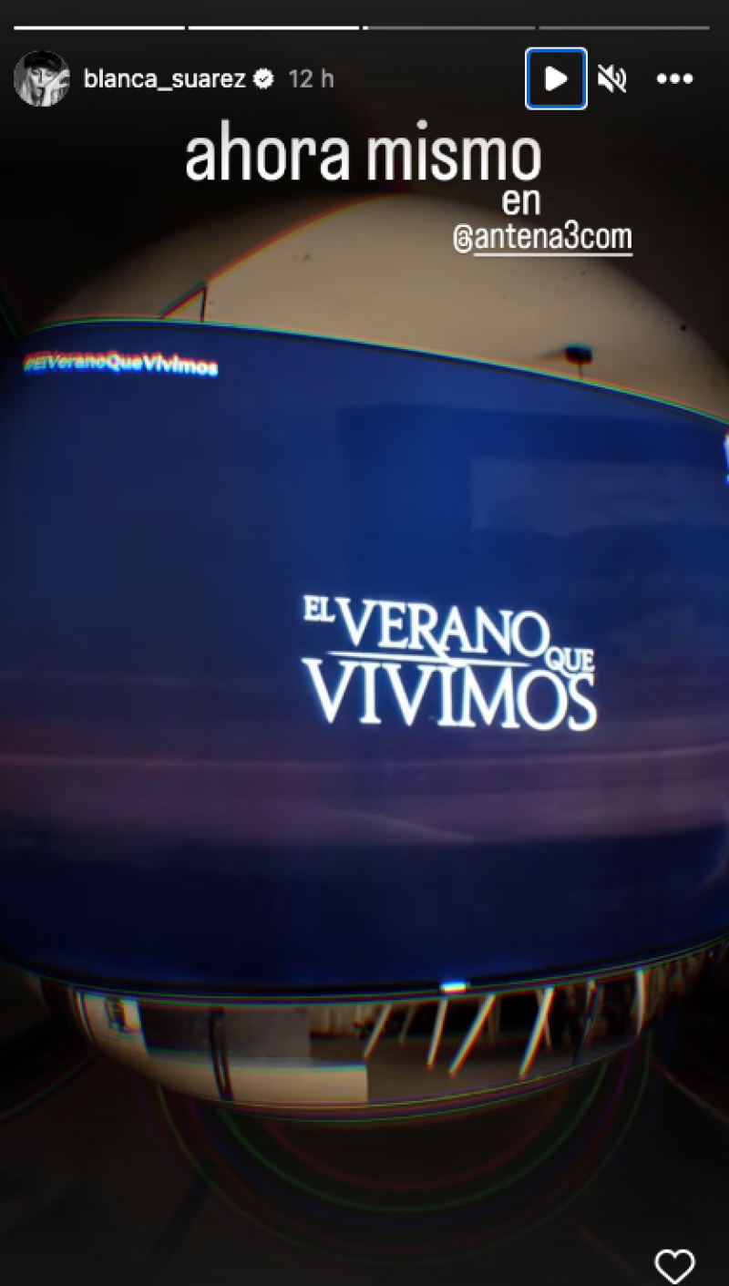 Blanca Suárez enfoca su TV viendo 'El verano que vivimos'