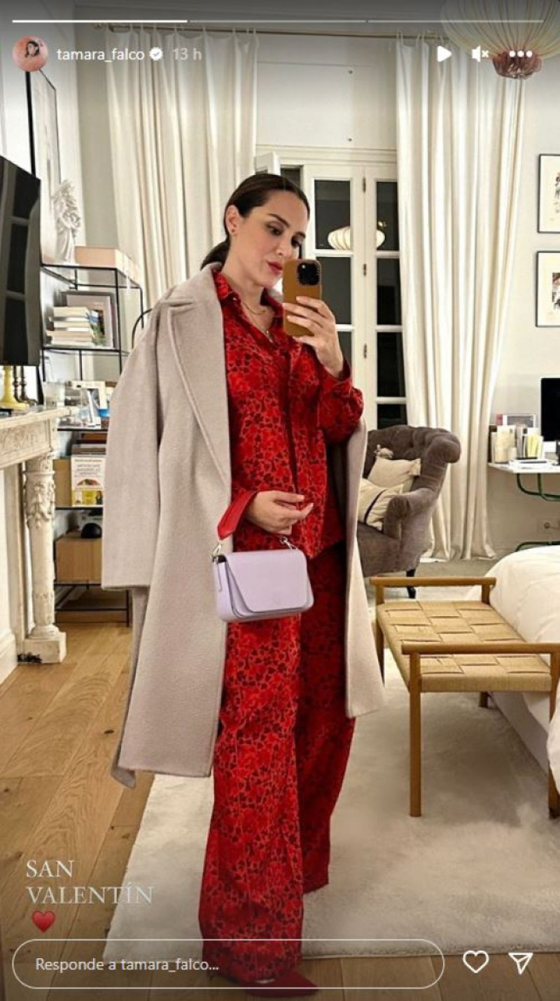 Tamara Falcó en San Valentín en un pijama rojo de 1.000 euros.