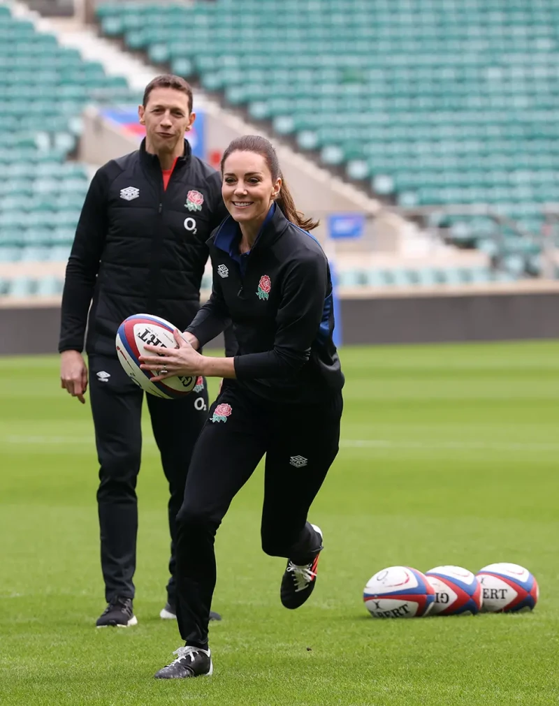 Kate Middleton jugando a rugby.