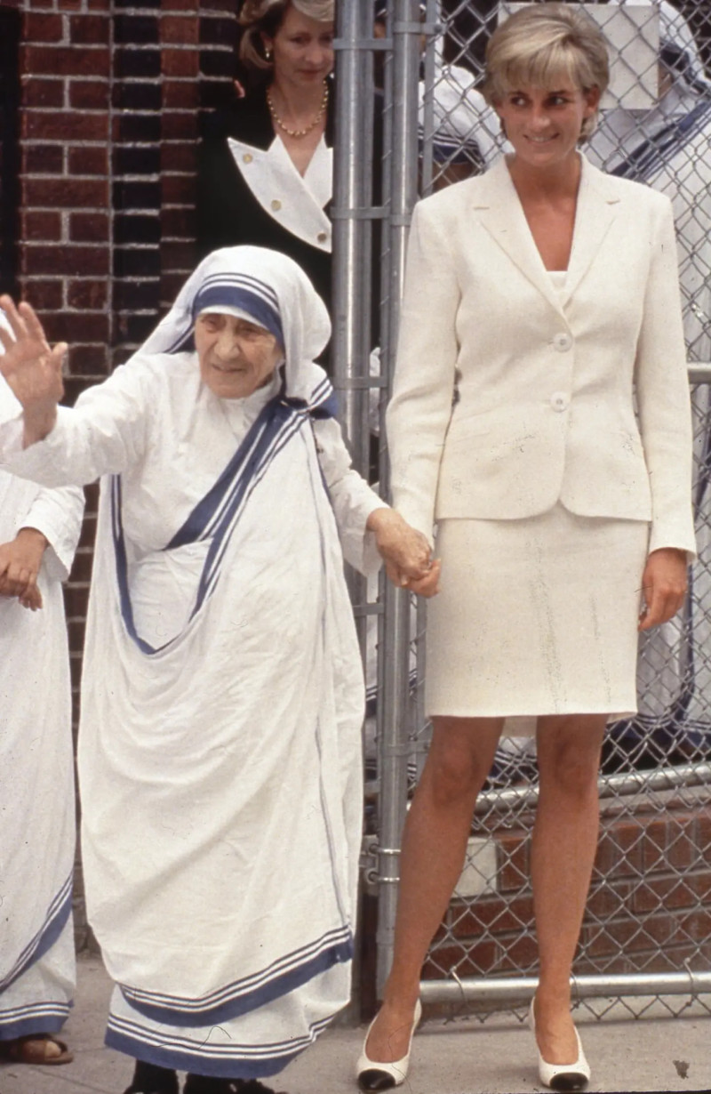 La madre Teresa de Calcuta con Lady Di.