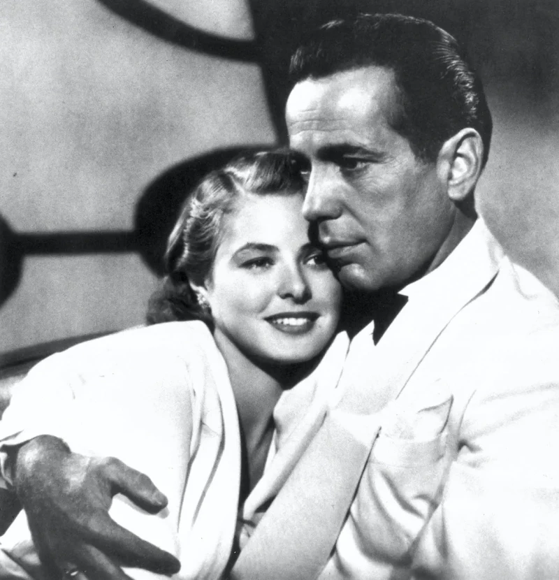 Imagen de los protagonistas de la película Casablanca.
