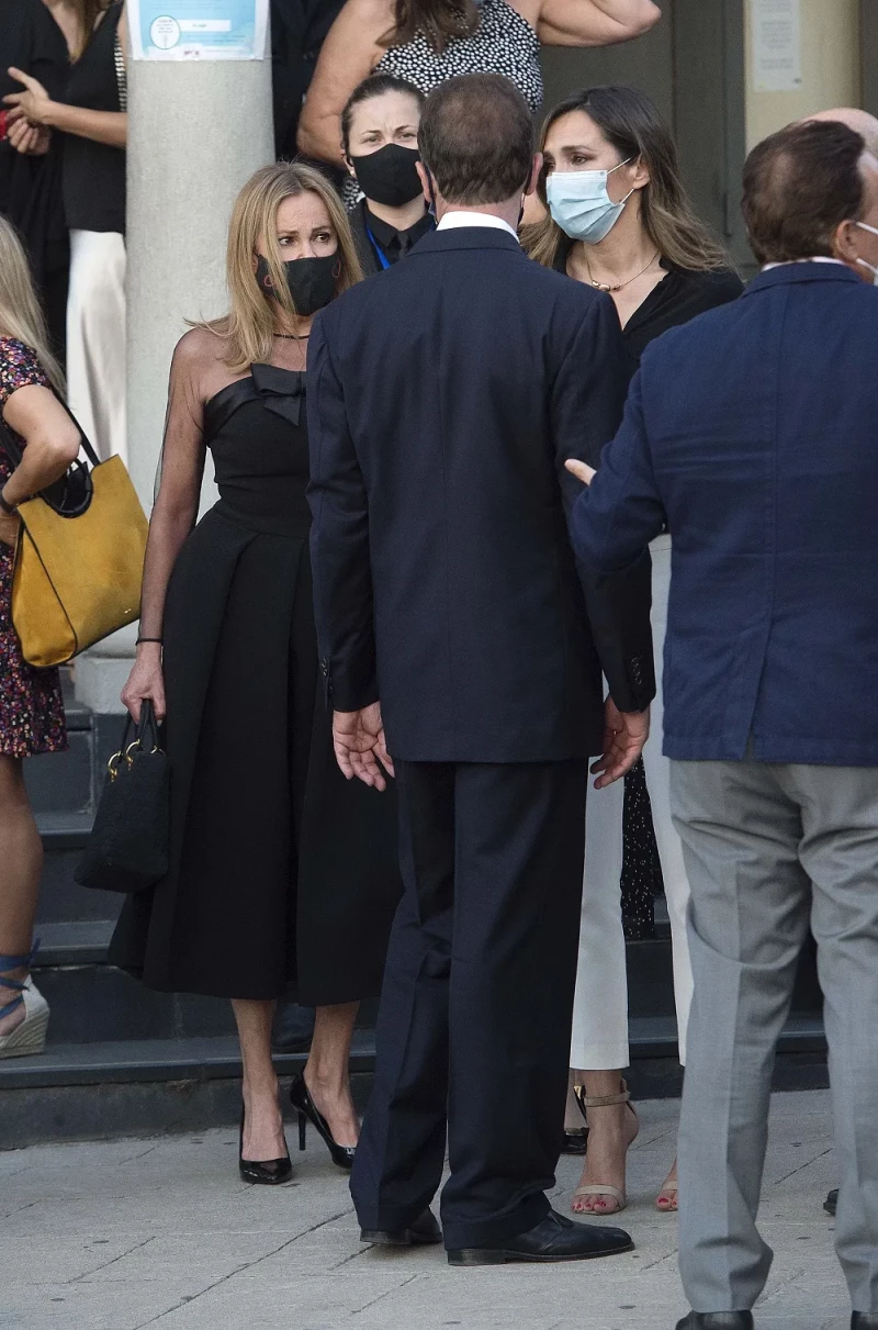 Ana Obregón y Paloma Lago, en el funeral de Aless Lequio.