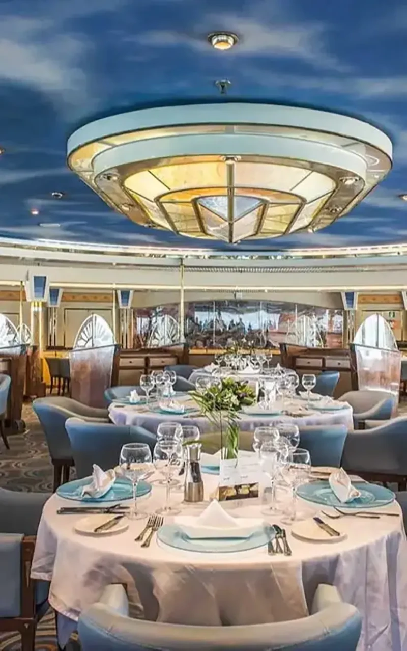 Comedor crucero life at sea