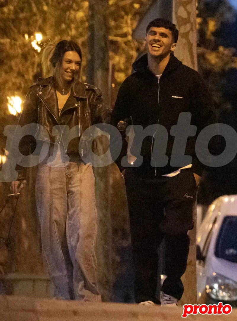 Alejandra Rubio y su nuevo novio paseando y riendo