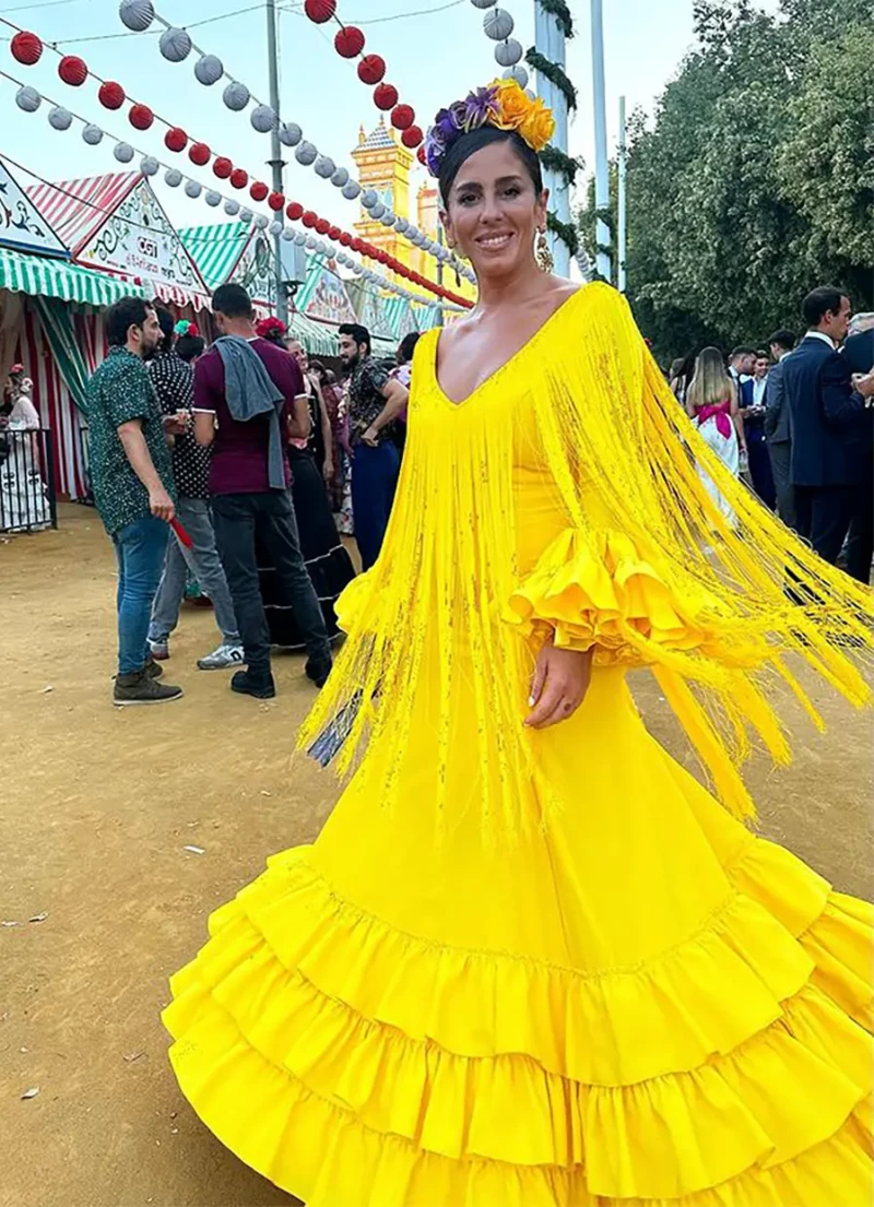 Anabel Pantoja vestida de flamenca en la Feria de Abril
