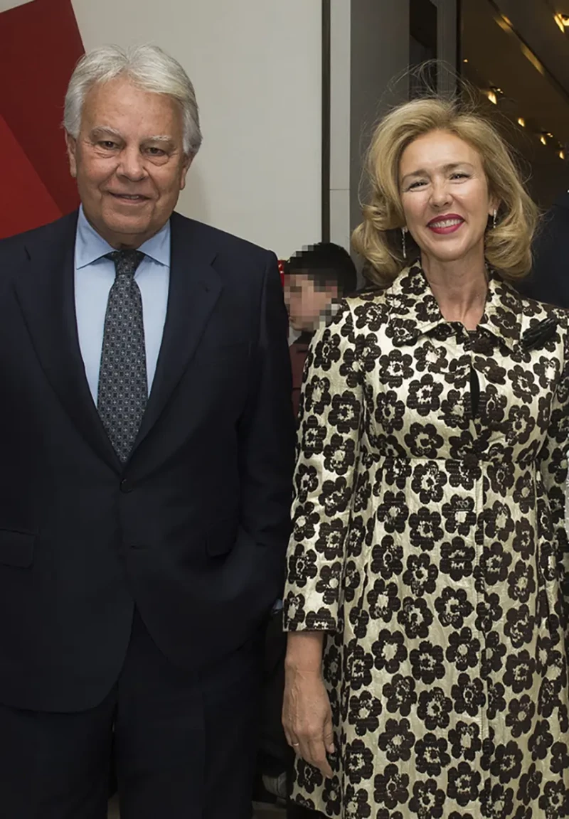 Felipe González con su esposa