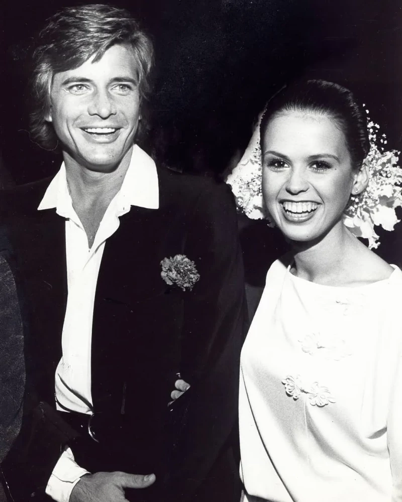 Dirk Benedict y Toni Hudson, el día de su boda.