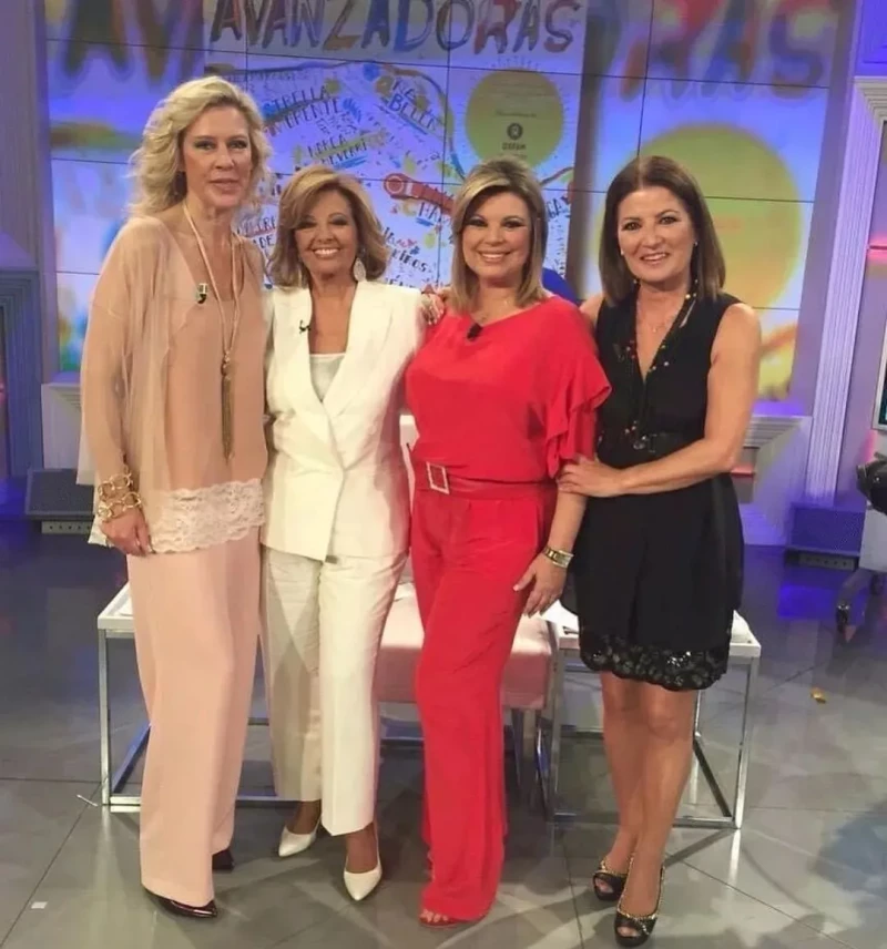 Concha Galán junto a María Teresa Campos, Terelu y Consuelo Berlanga.