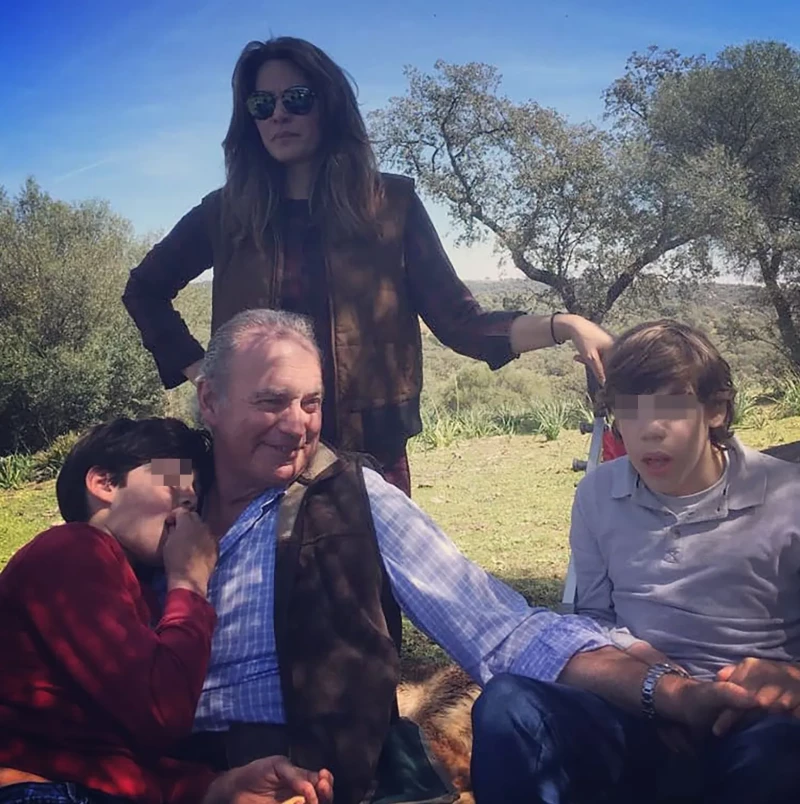 Bertín, Fabiola e hijos