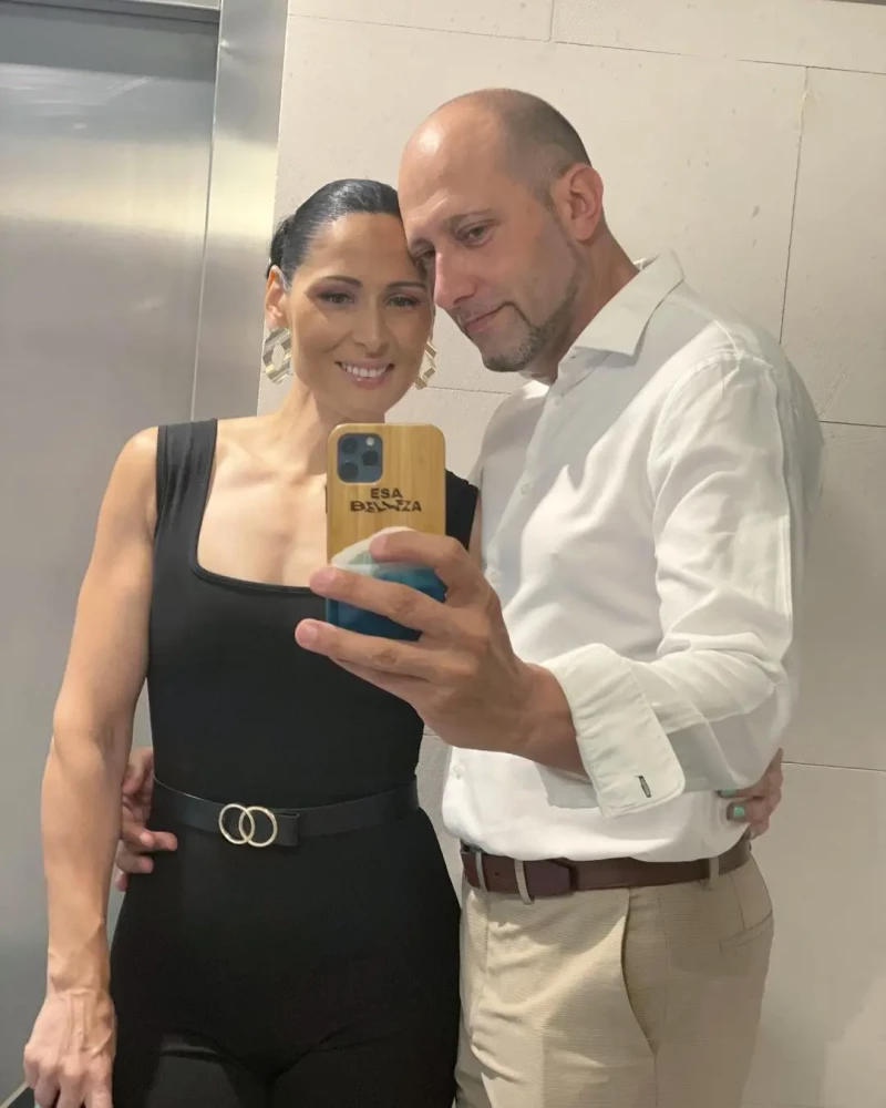 Rosa López en una imagen de redes con su novio, Iñaki