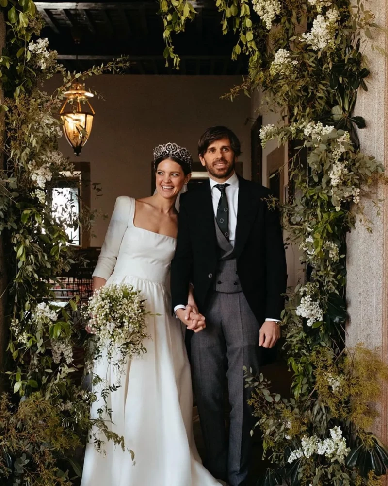 Álvaro Falcó e Isabelle Junot el día de su boda, en 2022. Imagen: @isabellejunot.