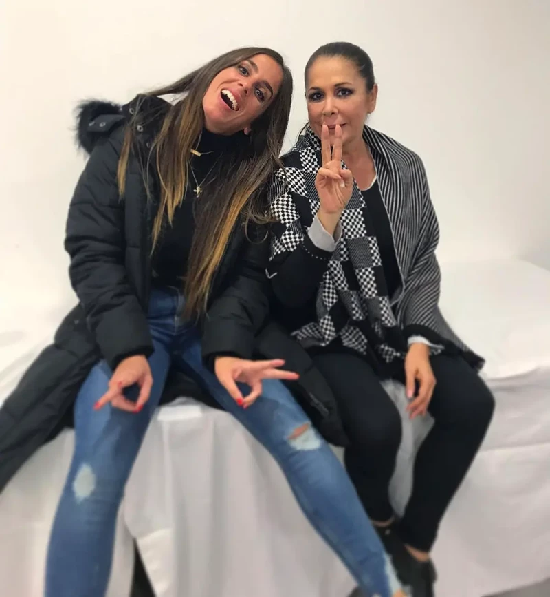 Anabel Pantoja con su tía Isabel (redes)